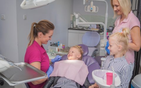 Mały pacjent u dentysty